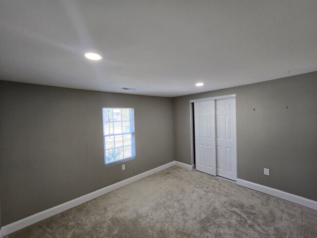 Building Photo - Downtown Greensboro Stunner – Fully Renovated!