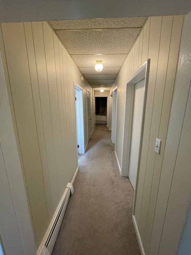 Building Photo - 642 N New St