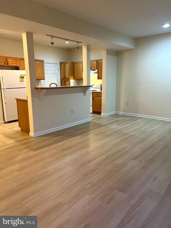 Building Photo - 2037 Powell Dr