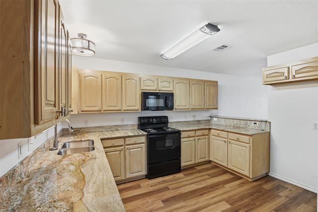 Building Photo - 1502 Sharron Ct