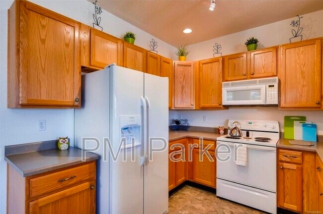 Building Photo - 9369 Amison Cir