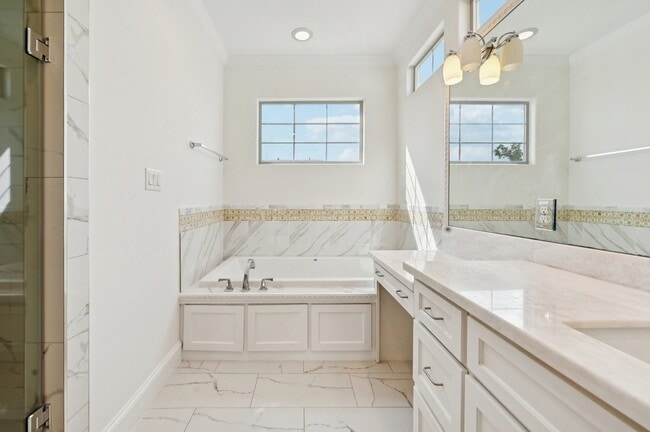 Building Photo - 5636 Kiam St