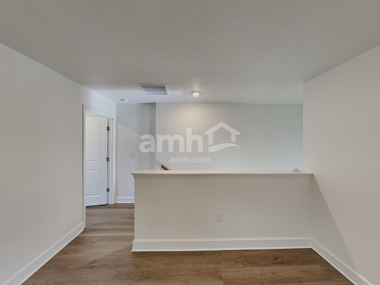 Building Photo - 16536 Cheyanne Ct