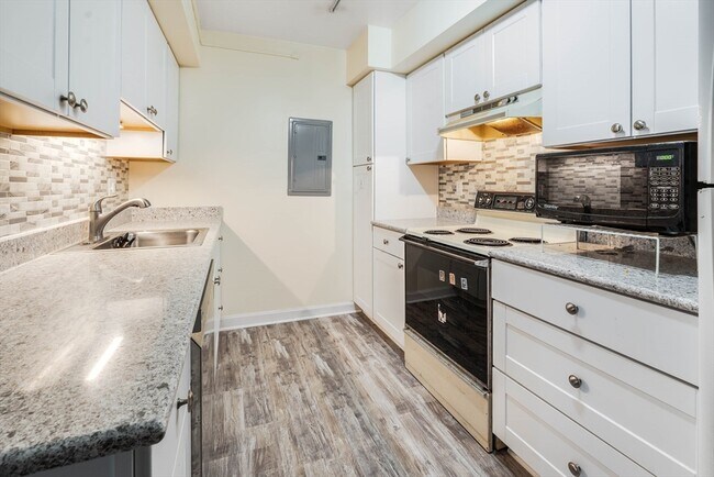 Building Photo - 41 Park St