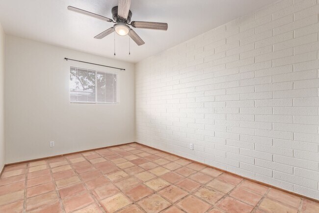 Building Photo - 7153 N 57th Dr