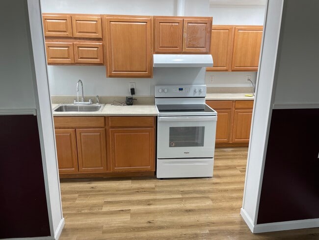 Building Photo - 23 Church St