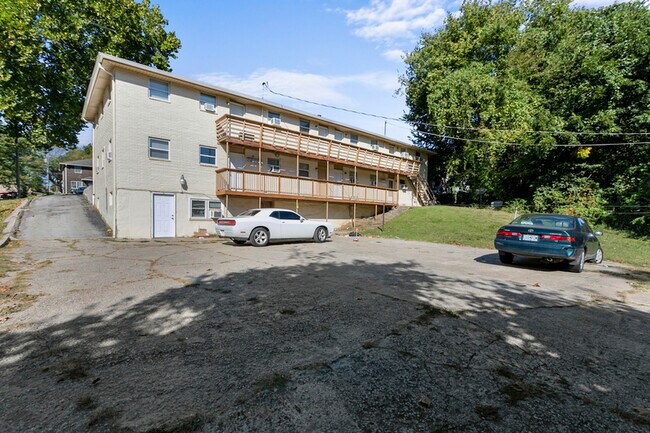 Building Photo - 4825-4833-4833 NW Homestead Terrace