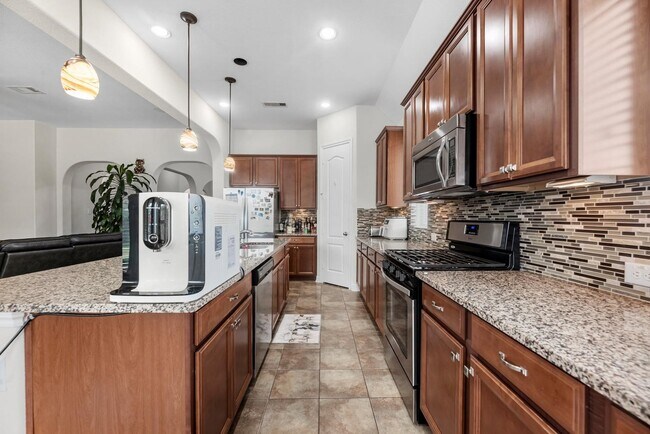 Building Photo - 9714 Sable Canyon Dr