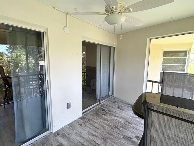 Building Photo - Updated 1 Bed/1.5 Bath Near the Beach! Great Amenities