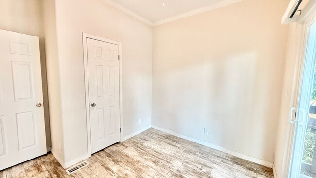 Building Photo - 1727 S Hill Ave