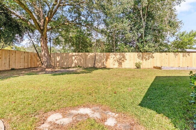 Building Photo - AVAILABLE NOW – $3,000/MONTH – ALL UTILITIES + LAWN SERVICE + POOL SERVICE INCLUDED!