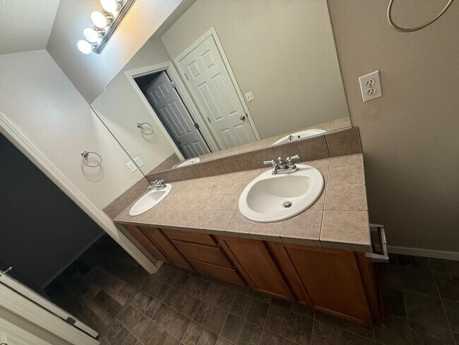 Building Photo - 13009 NE 25th St