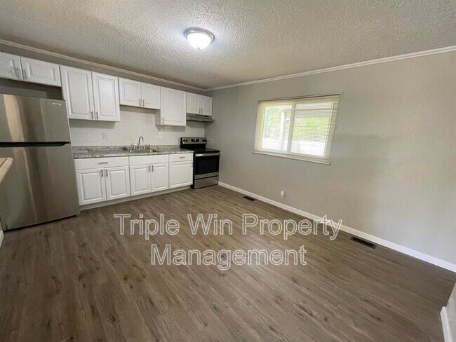 Building Photo - 2415 Stoney End Ct