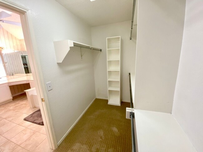 Building Photo - Introducing this inviting 3-bedroom, 2-bat...