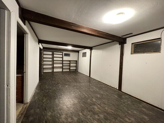 Building Photo - 8462 Grand Ave