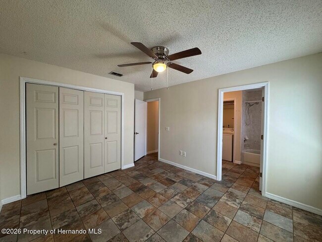 Building Photo - 5317 Woodridge Ln