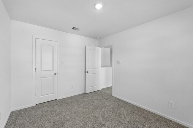 Building Photo - 21915 Terre Riviera Dr