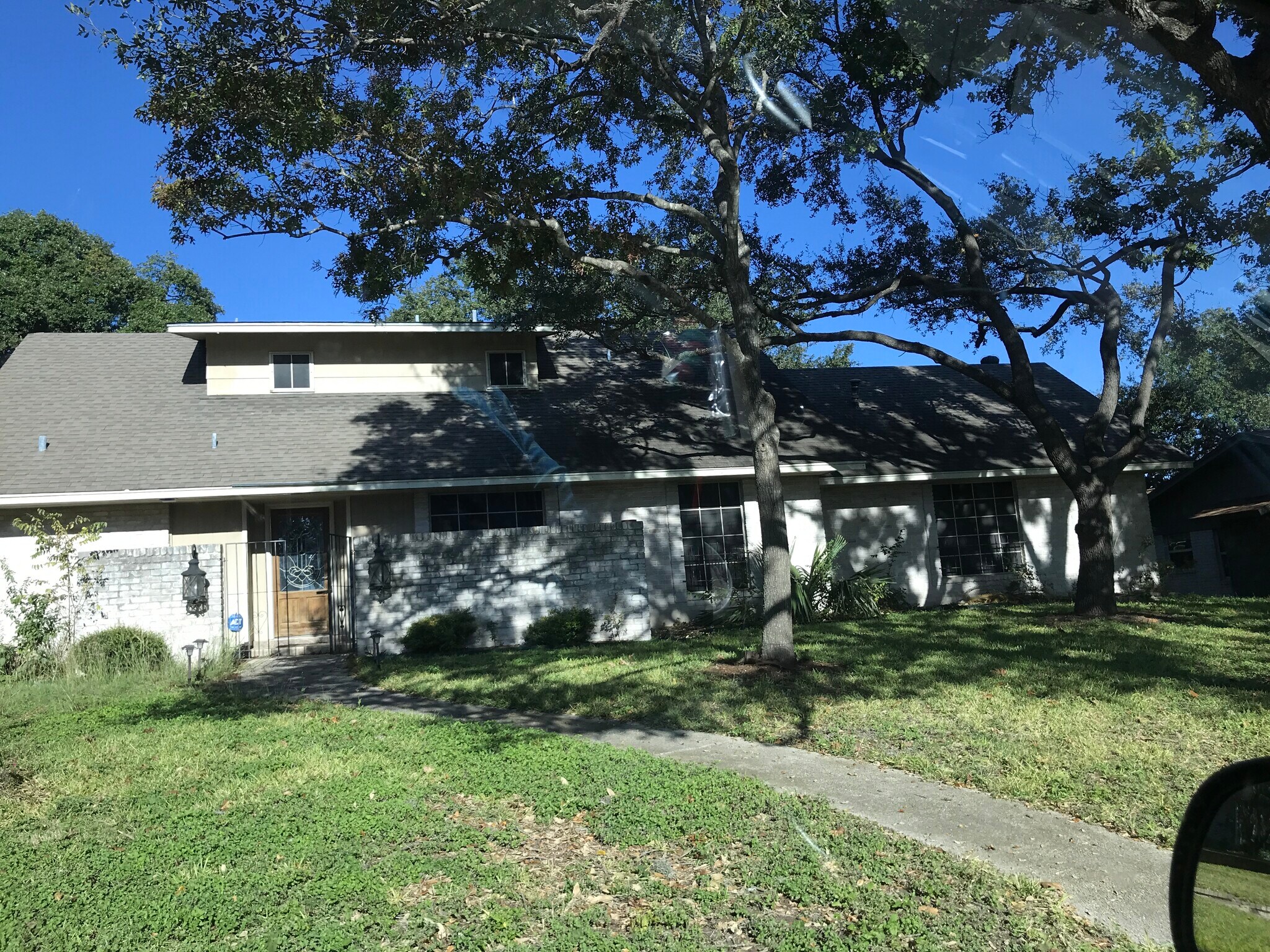 Front - 9306 Fernglen Dr