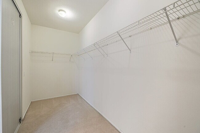 Building Photo - Executive 5-Bedroom Pool Home with Dual Master Suites in Stevenson Ranch