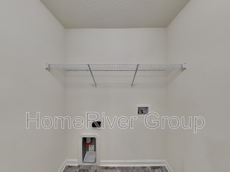 Building Photo - 4895 Creek Bluff Ln