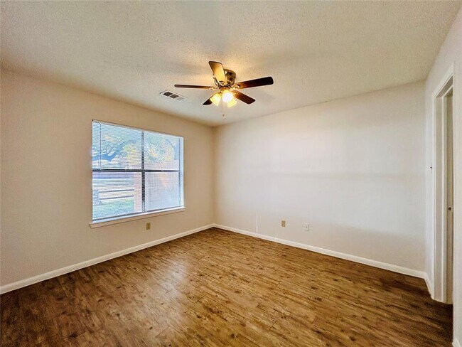 Building Photo - 8913 Schick Rd