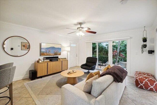 Building Photo - 49 SE 7th Ave