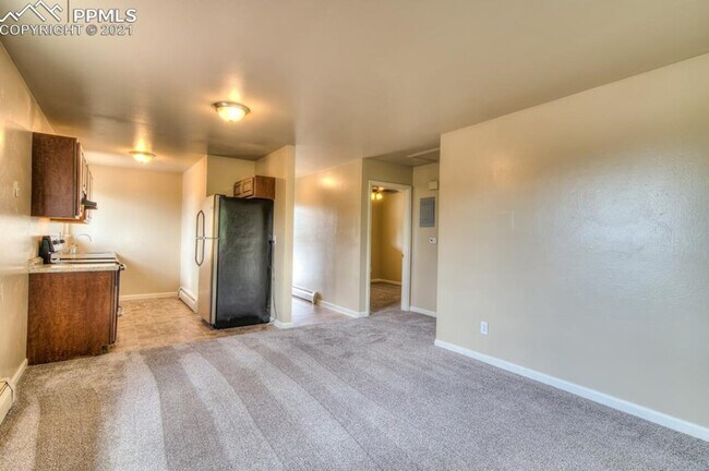 Building Photo - 1197 Cree Fourplex