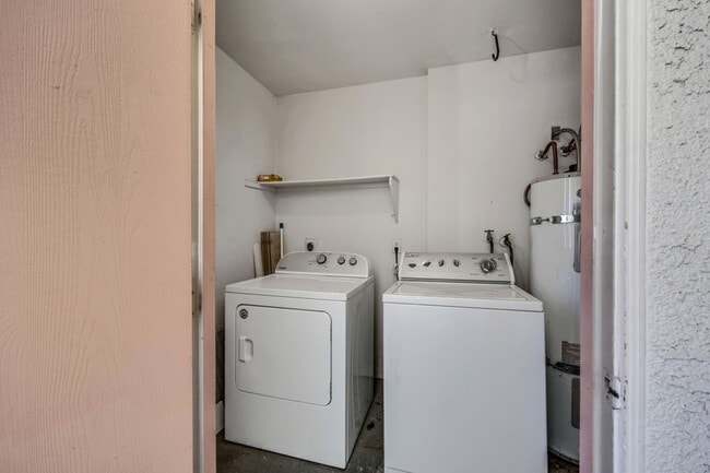 Building Photo - Upgraded 2 bedroom in gated community