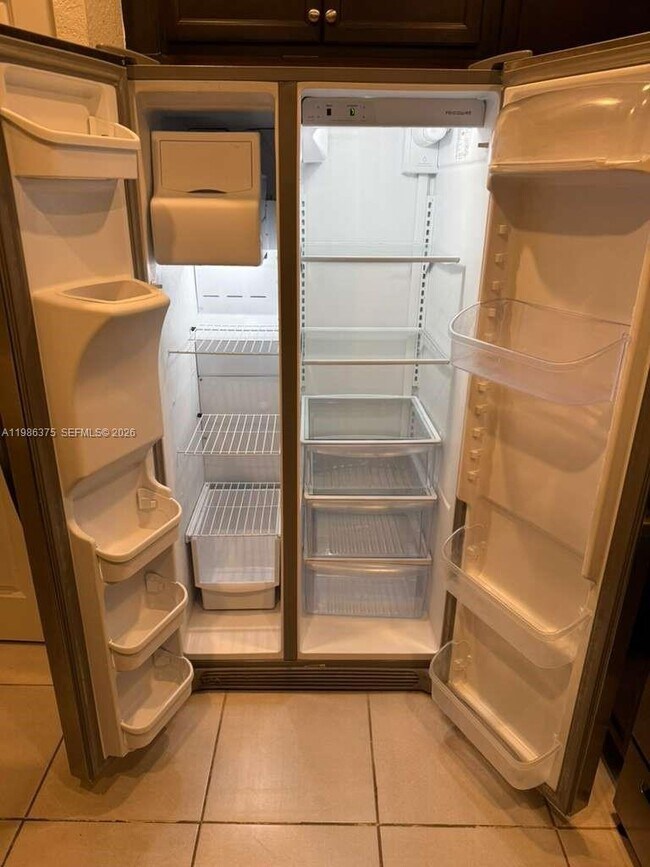 Building Photo - 20773 NE 5th Ct