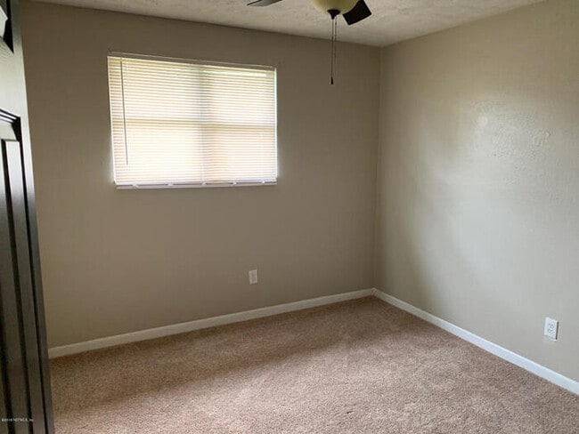 Building Photo - Coming Soon | 3BR Westside Home Close to NAS Jax & Cecil Field