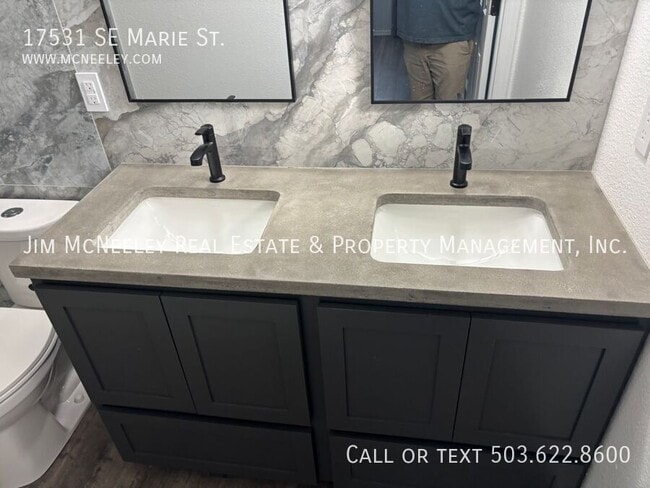 Building Photo - 17531 SE Marie St