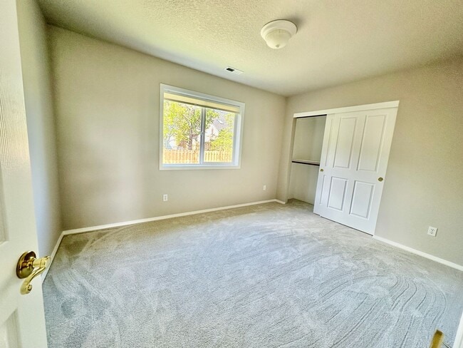 Building Photo - 5 bedroom, swimming pool, Gym, close to OSU