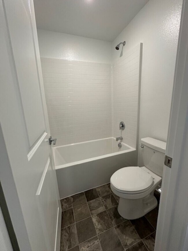 Building Photo - Brand New Lennar 4 Bedroom in French Valley