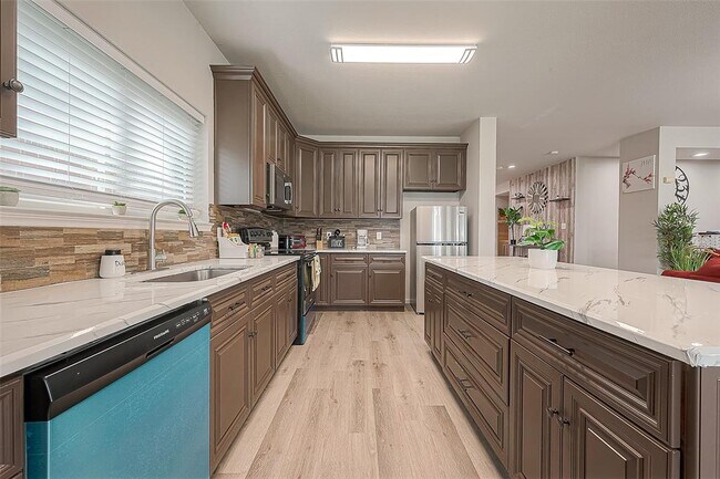 Building Photo - 3042 Crestbrook Bend Ln