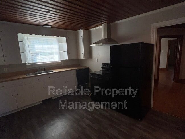 Building Photo - 103 Clay St