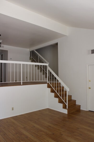 Building Photo - 18340 Collins St