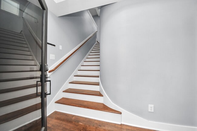 Building Photo - 5710 Cornish St