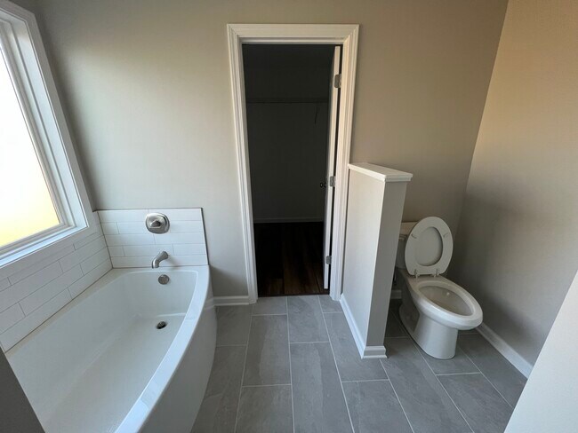 Building Photo - 3909 Sweetspire Dr