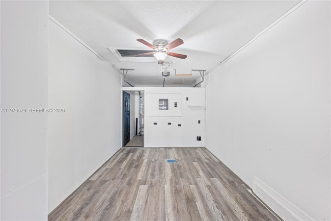 Building Photo - 5905 Abbey Rd