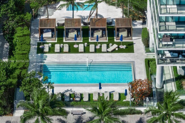 Building Photo - 3131 NE 7th Ave