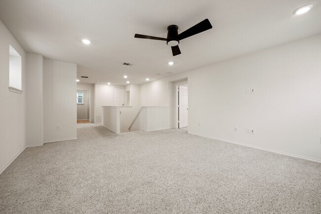 Building Photo - Beautiful 3BR Home with Open Floor Plan, Covered Patio & Private Fenced Yard in South Austin