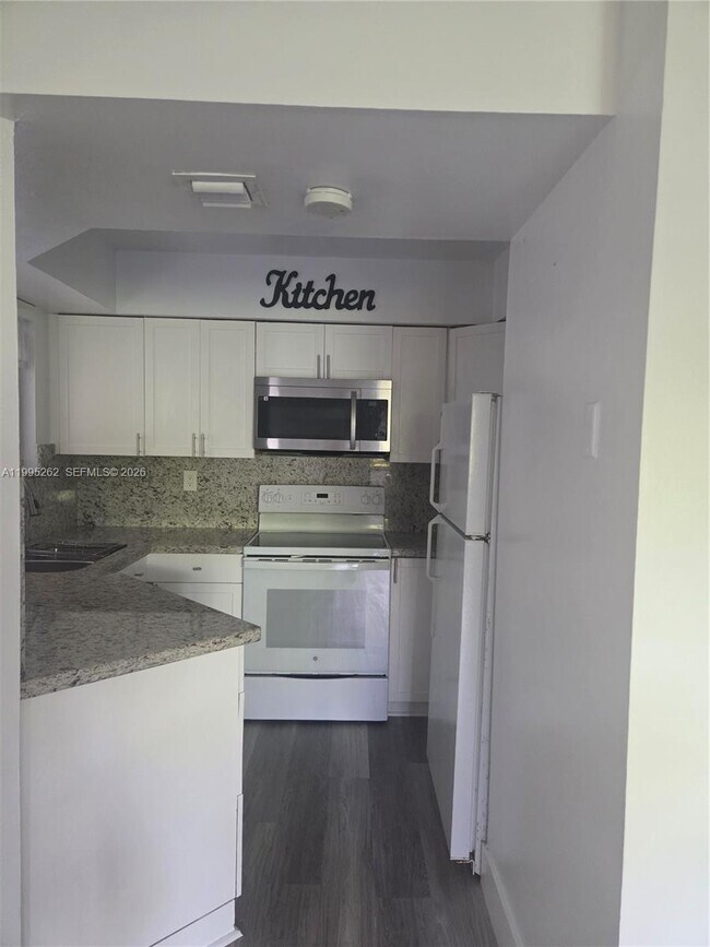 Building Photo - 8365 SW 152nd Ave