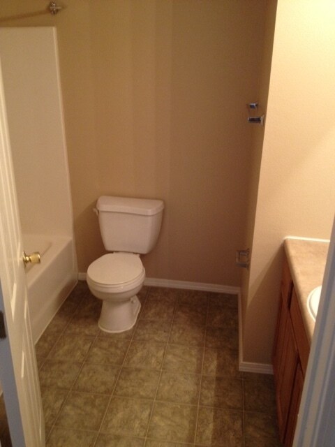 Building Photo - 1013 Deer Trail Ln