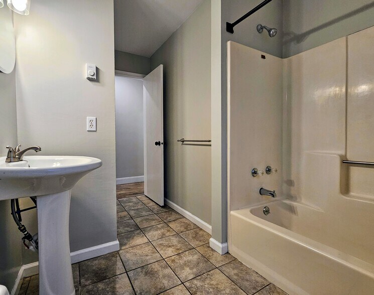 Building Photo - 55 Buchland Rd