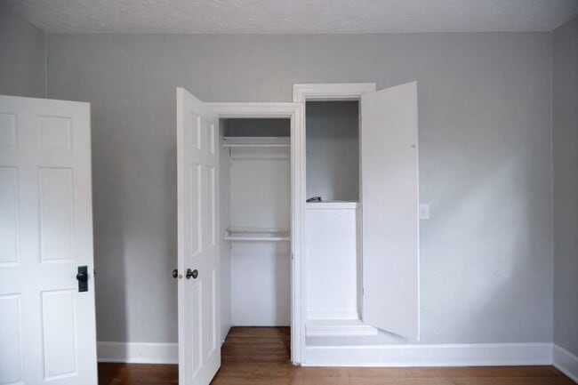 Building Photo - 309 W McLoughlin Blvd