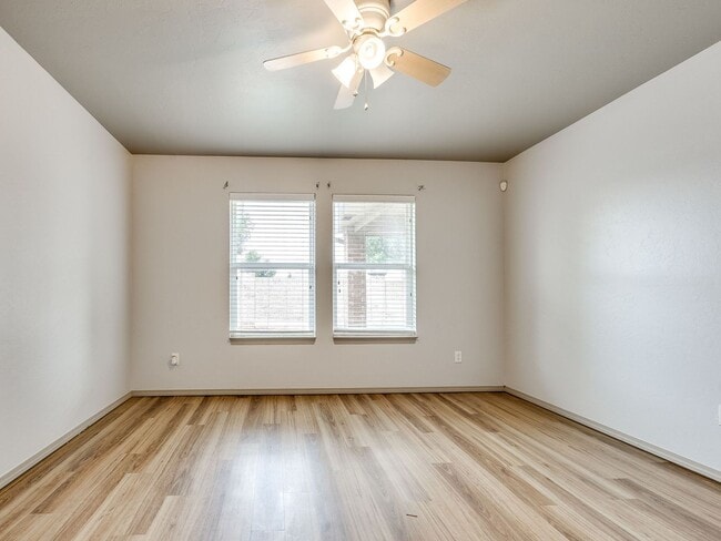 Building Photo - Charming 3-Bedroom Home in the Desirable V...