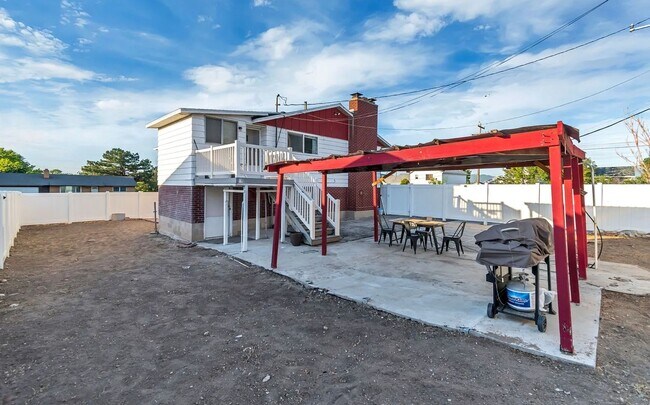 Building Photo - 4018 S 4800 W