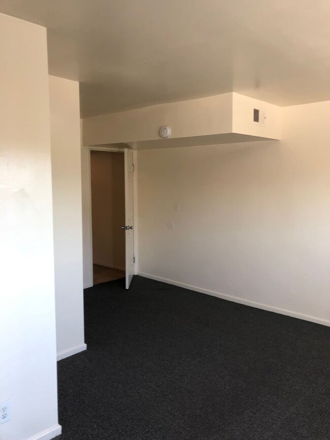 Building Photo - 6525 Del Playa Dr