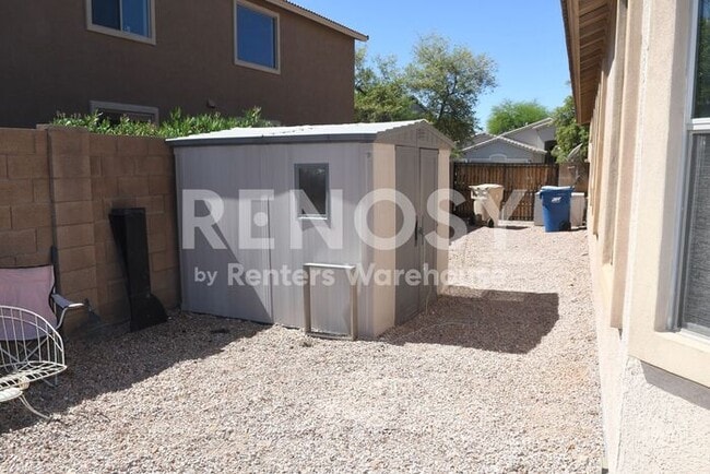 Building Photo - 4 BD + Office, 2.5 BA. 3-Car Garage w/ Pool in Litchfield Park!