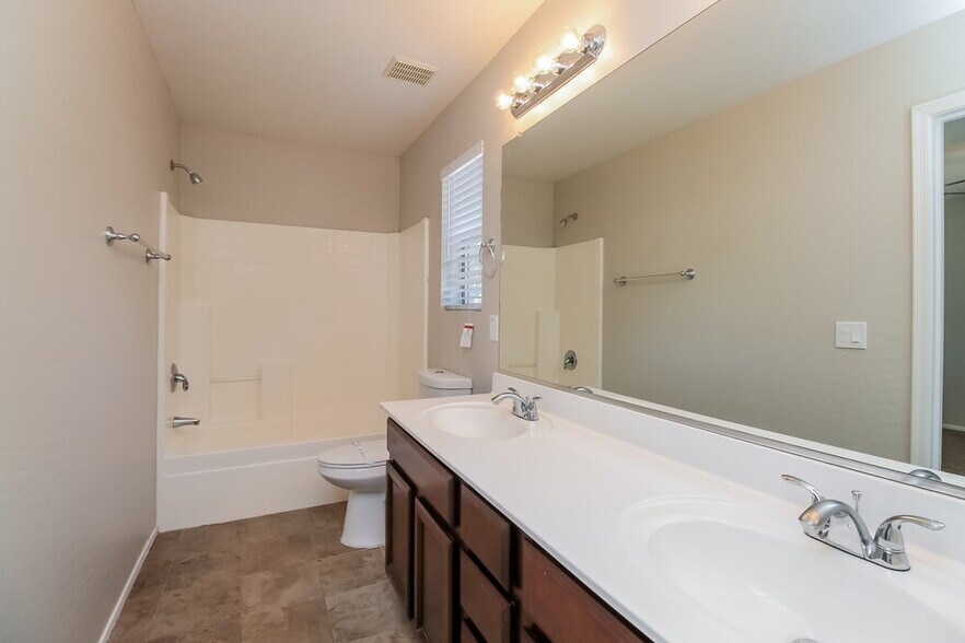 Building Photo - 2415 W Wrangler Way